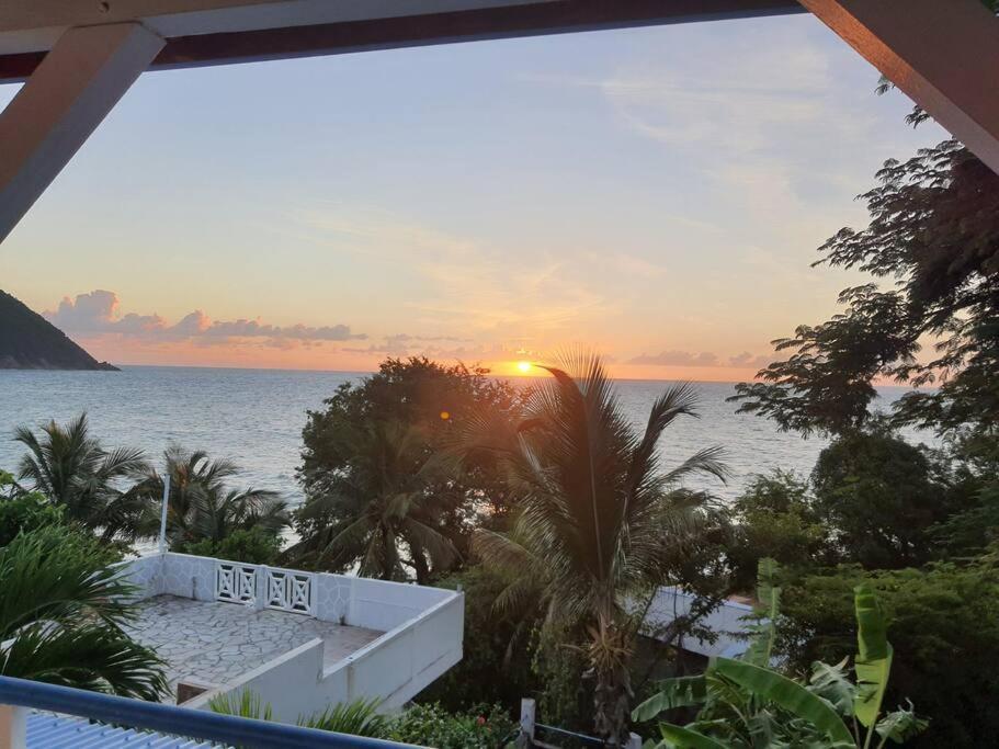 Vwe Moun Bay Apartment Deshaies Bagian luar foto